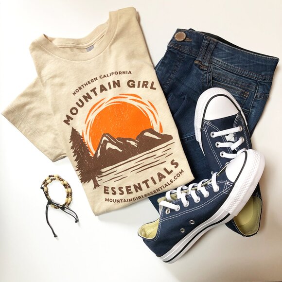 Mountain Girl Essentials T‎ Shirt Size XL - Picture 2 of 5